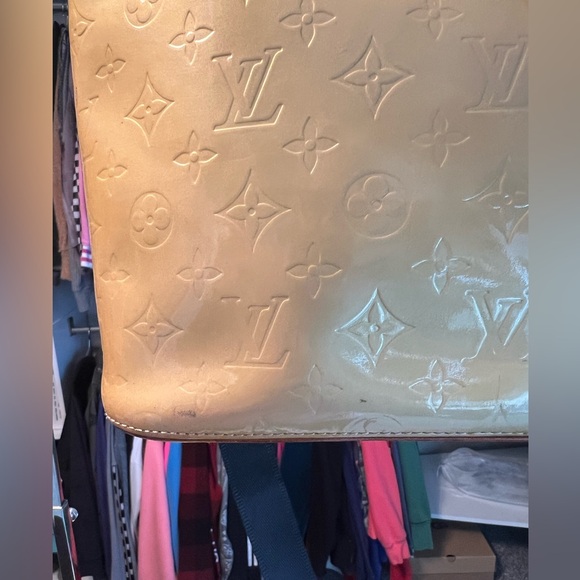 Authentic Louis Vuitton Vernis Handbag - Picture 14 of 17